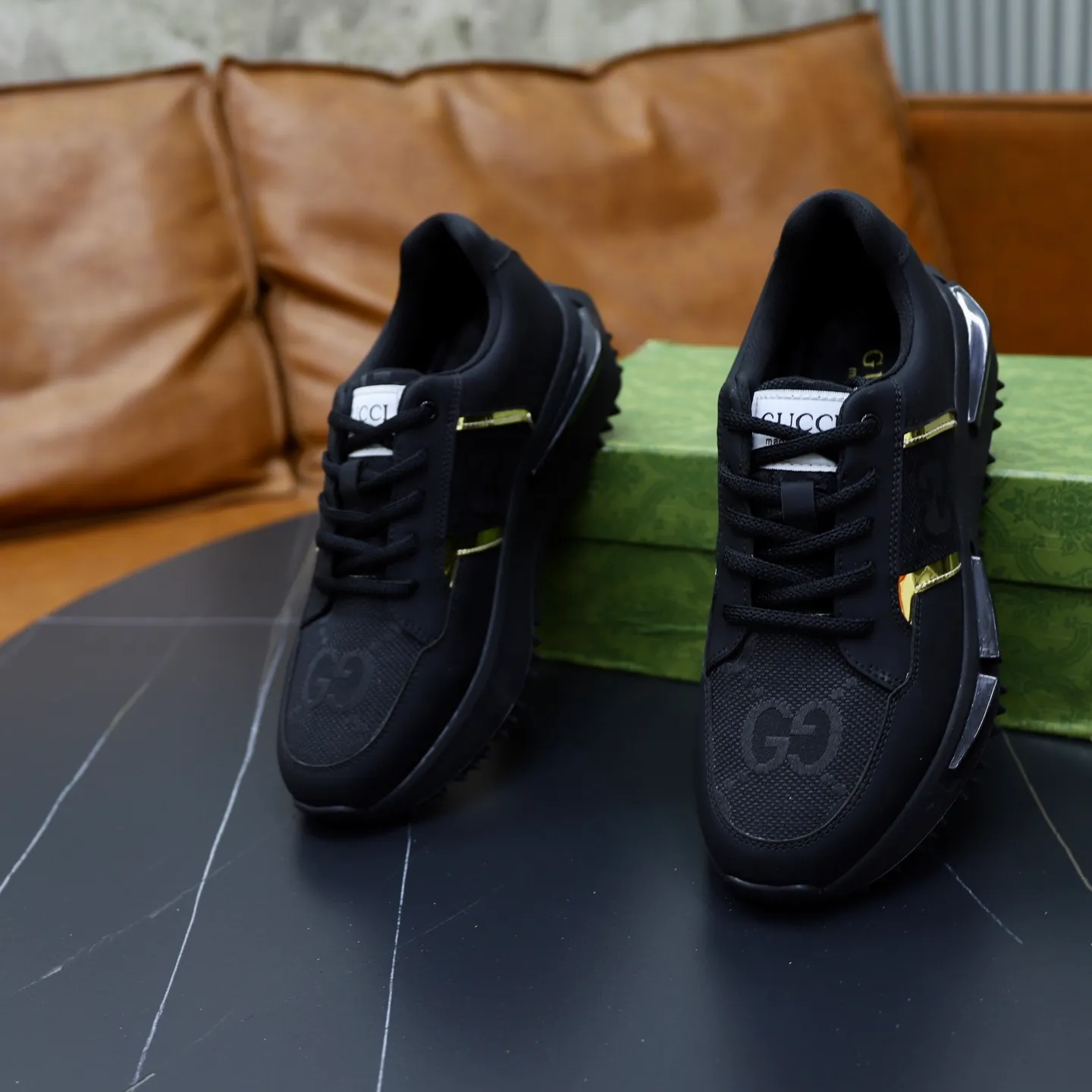 Ex-factory price: 462💰🙅‍♂️🙅‍♂️🙅‍♂️ Brand: GUCCI Standard code: 38-44 (45 customized) Grade: Same as the official website Material: Original material splicing Comfortable and breathable lining Lightweight and wear-resistant sports outsole Style category: Men's fashionable casual shoes Running sneakers Distinguished luxury brand elements Top luxury Color: actual picture color